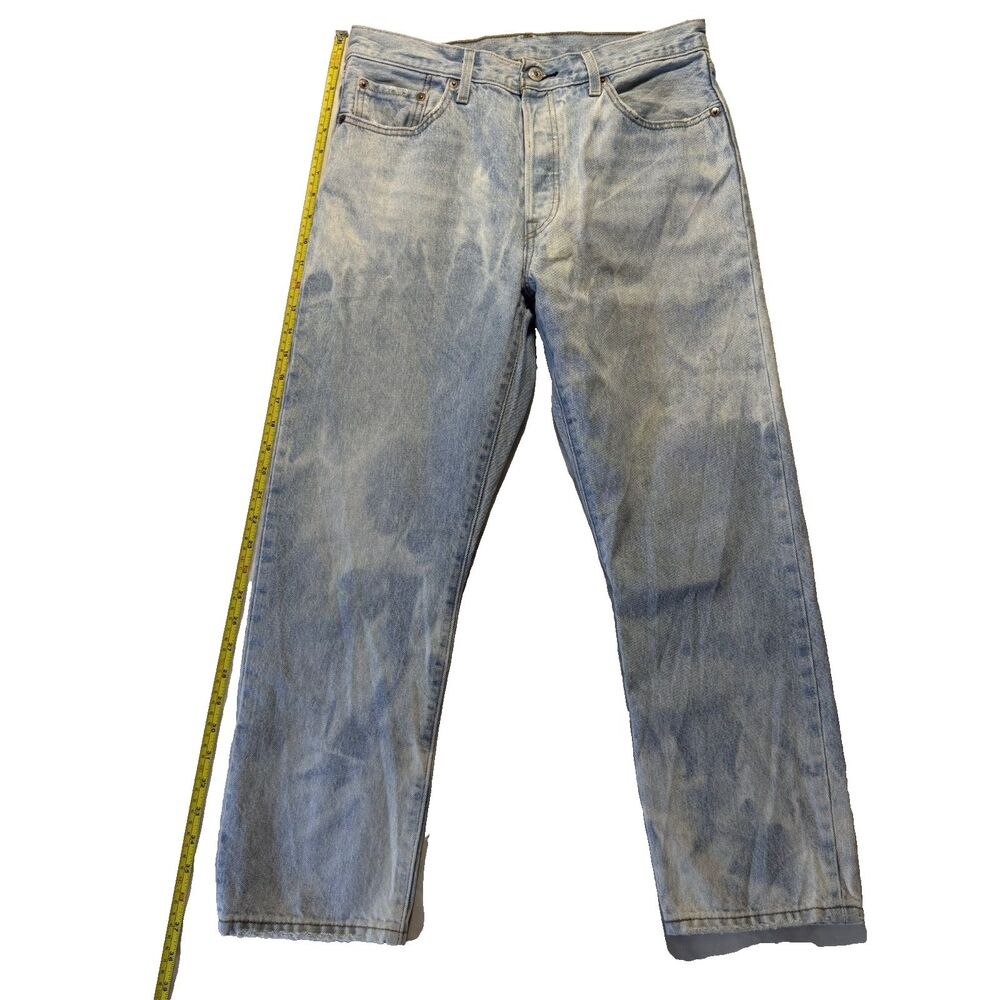 Levi's Light Wash 100% Cotton Button Fly Jeans Women’s Approx 30x30 Straight Mom